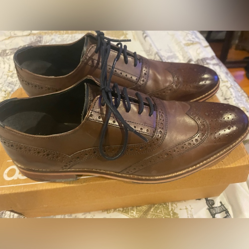 Dress shoes